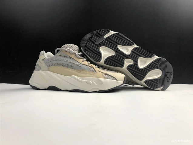 GY7924 Cream Boost Yeezy 700 Adidas V2 Cream 0716